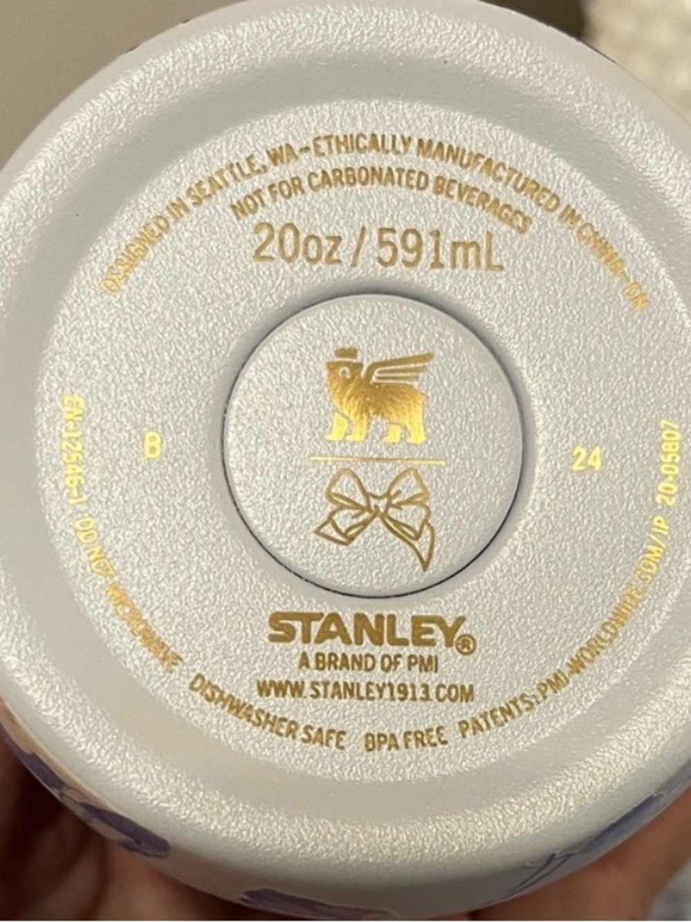 NEW Stanley X LoveShackFancy Everblooming Rosettes All Day Slim 20 oz bottle - Picture 3 of 9
